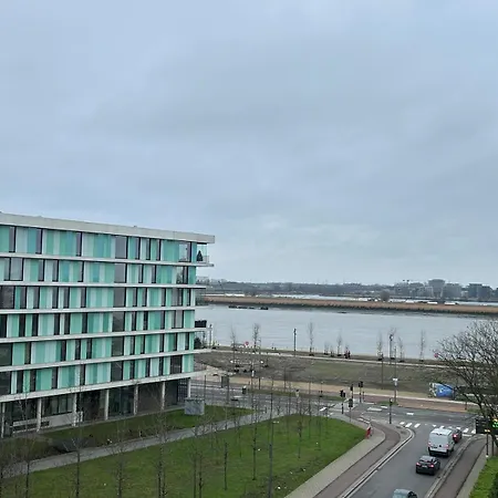 In Zuid Met Zicht Op De Stroom Apartamento Amberes