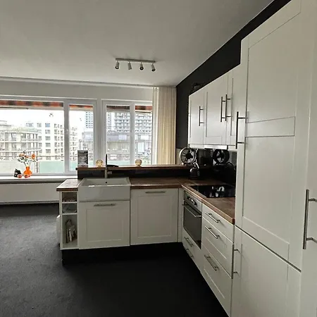 Apartamento In Zuid Met Zicht Op De Stroom Amberes