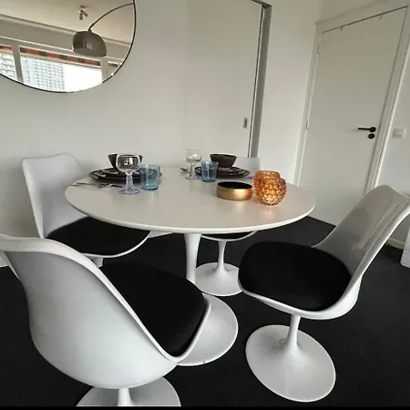 Apartamento In Zuid Met Zicht Op De Stroom Amberes